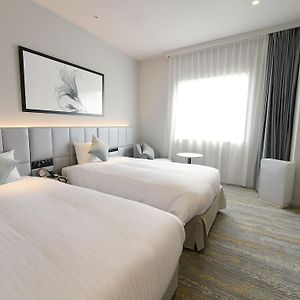 Moderate Zimmer mit zwei Einzelbetten